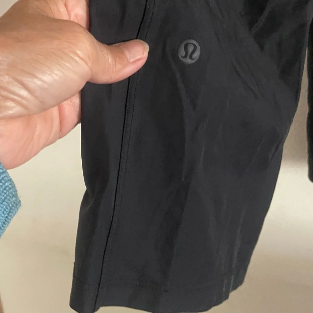 Lululemon black crop leggings size 4